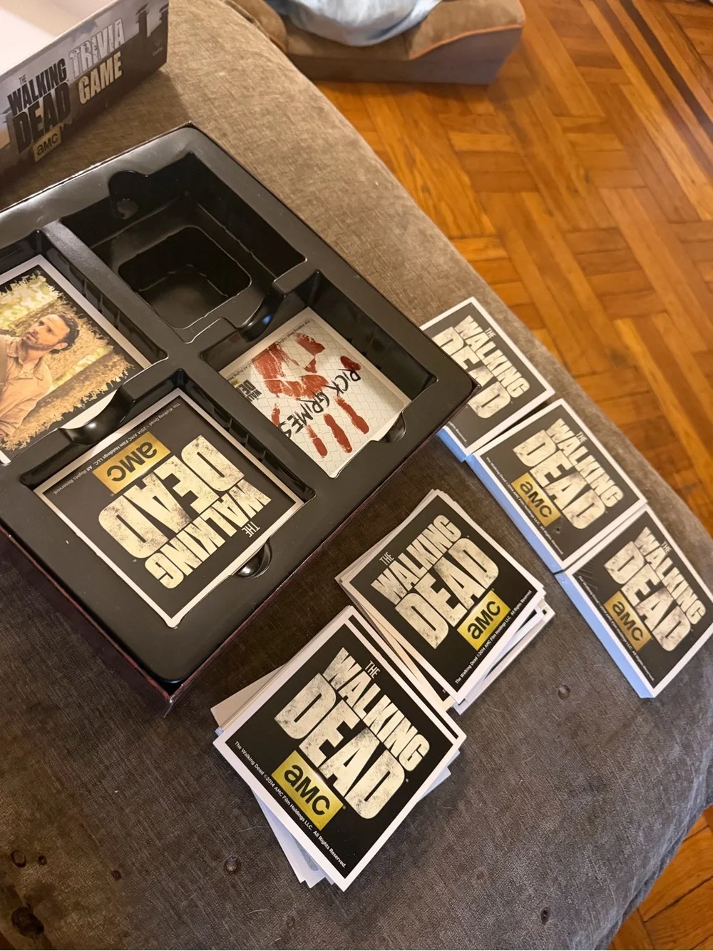 The Walking Dead Trivia Game - Brown Box Edition